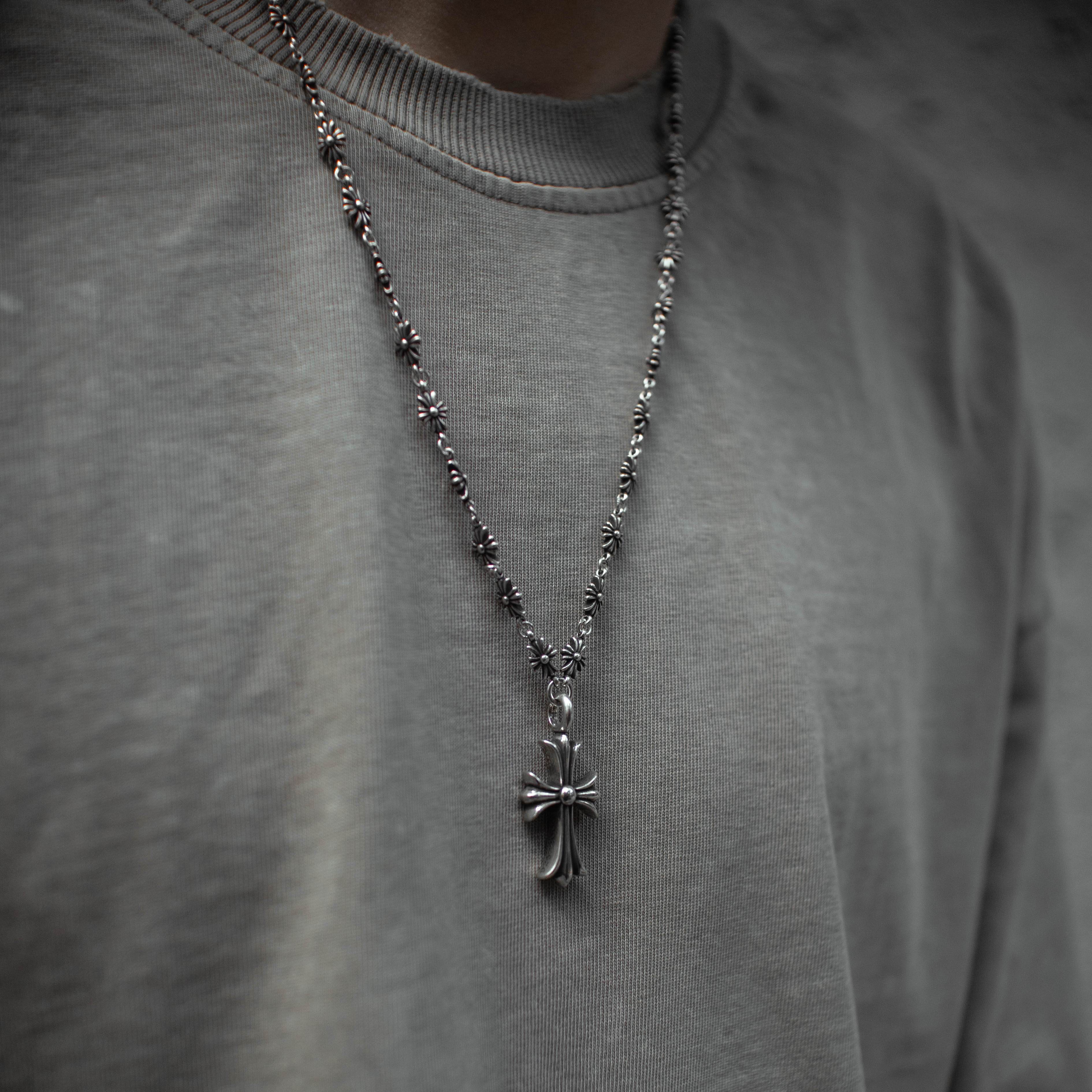 Collar con Cruz Chrome Hearts - PALESSI