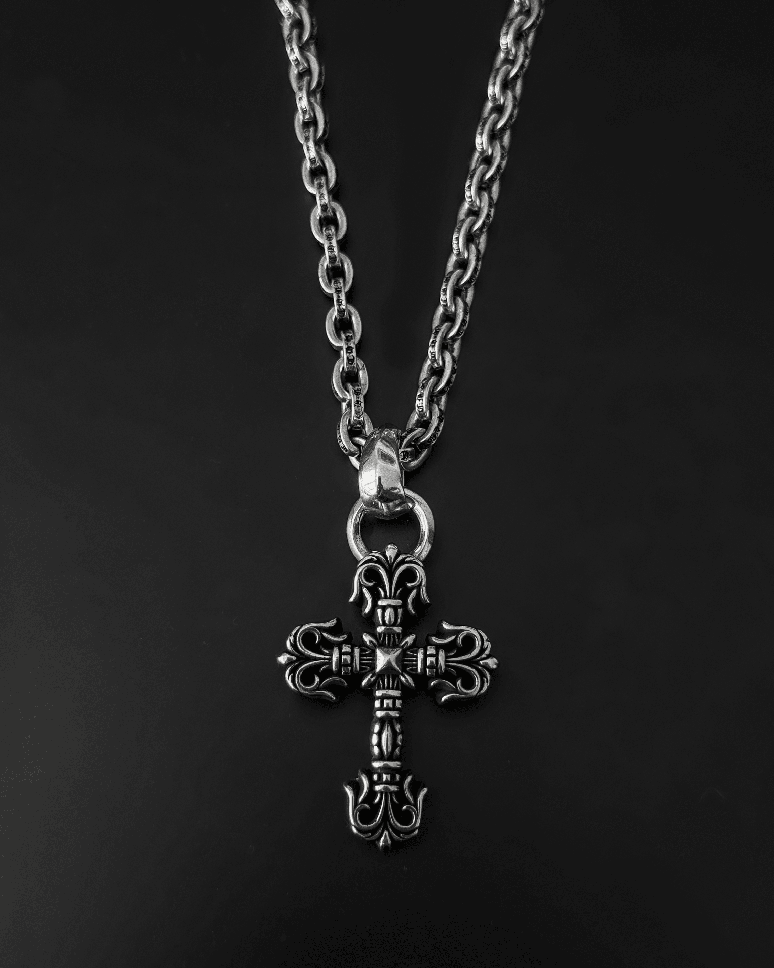 Paper Chain + Cruz Chrome Hearts - PALESSI